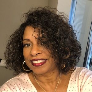 Meet your Posher, Linda